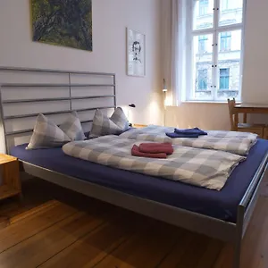 Maedchenkammer Berlino